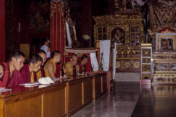 Bodhnath : moines