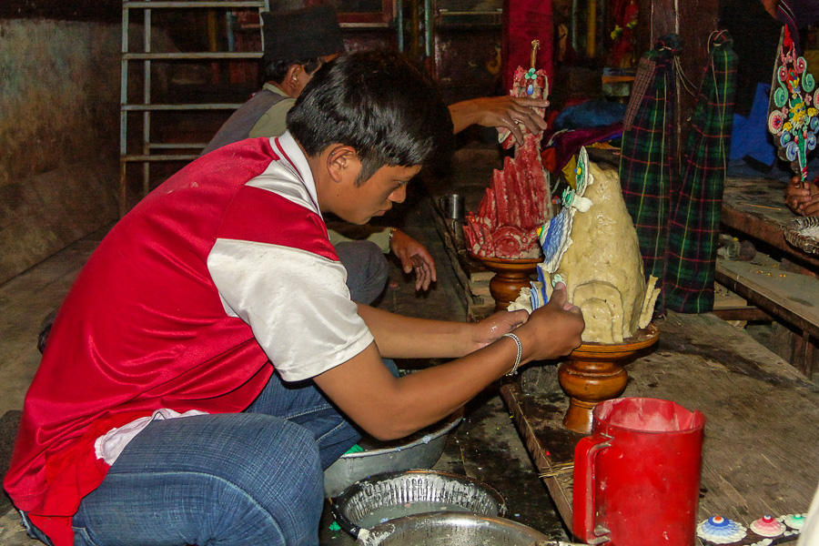 Gompa de Dhunche : fabrication de torma