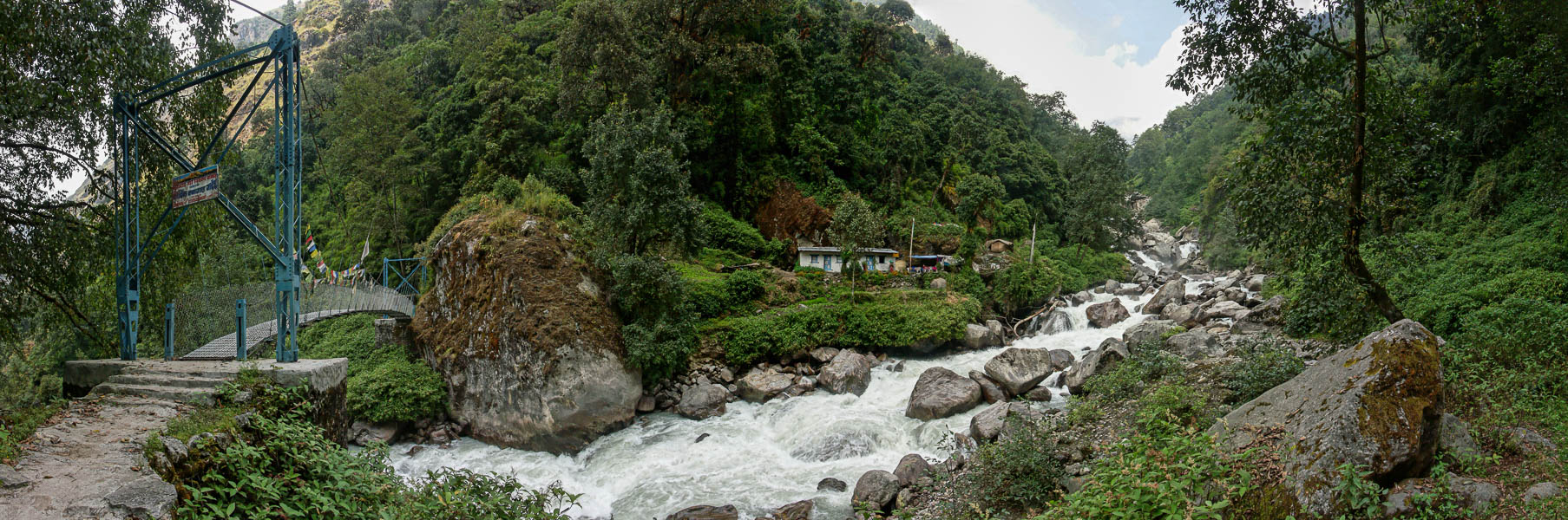 Lodge près du pont suspendu