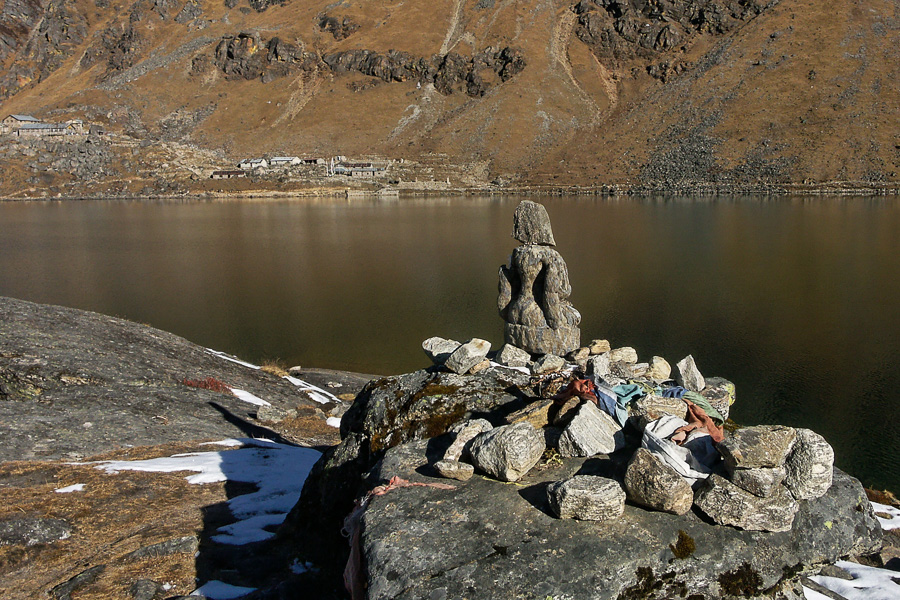 Lingam et statue de Shiva