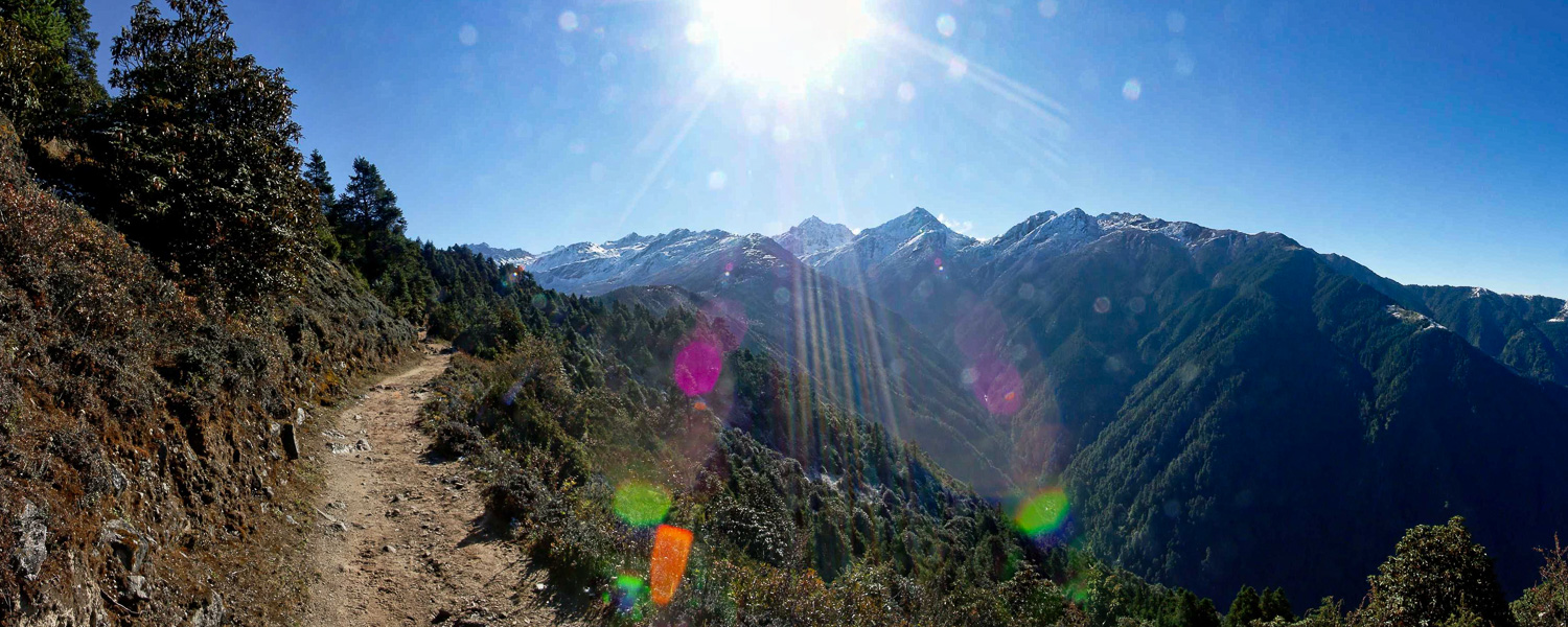 Panorama de la crête au-dessus de Sing Gompa