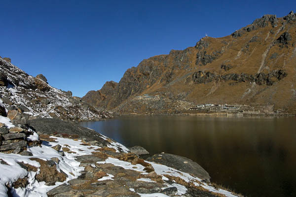 Lac et village de Gosainkund