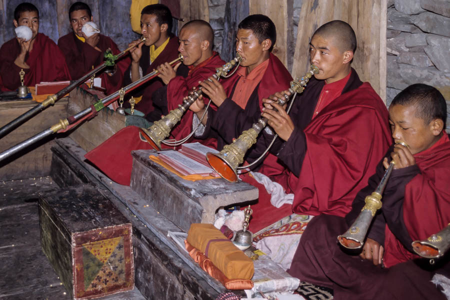 Cérémonie au gompa de Namrung : musiciens