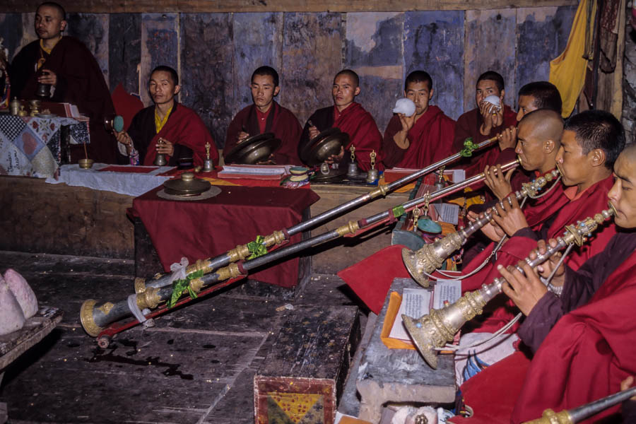 Cérémonie au gompa de Namrung : musiciens