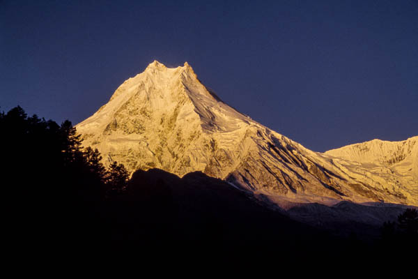 Lever de soleil sur le Manaslu