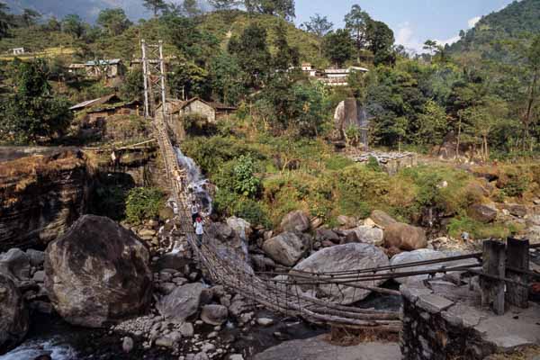 Pont suspendu de Khudi