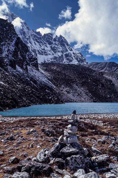 Lac et cairn